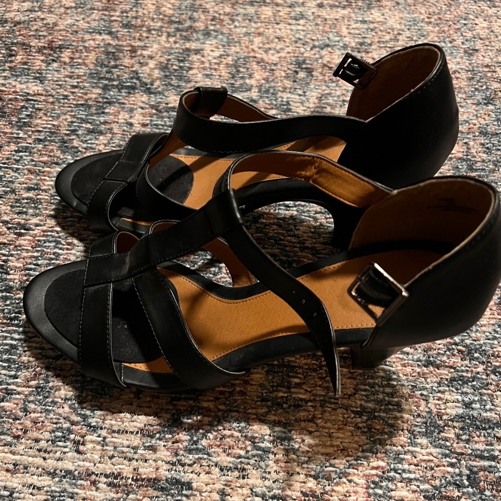 Avenue Women’s Size 12W 3” Heels